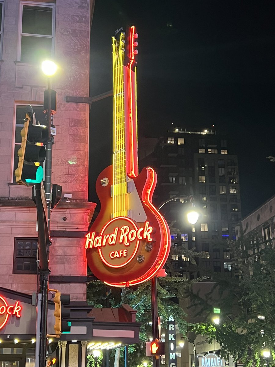 fat_while's tweet image. How many cities could this possibly be if you didn’t recognize the architecture (I am aware of the existence of Google but want conversation, and know no one will see this because I’m not hash-tagging some politically extreme trolling)