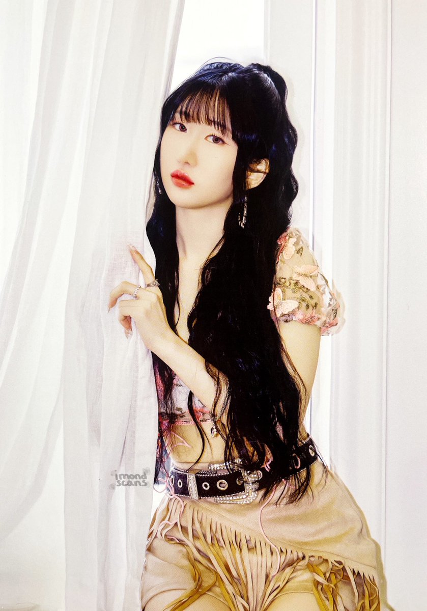 imondscans's tweet photo. Scans from the album I:MOND - 'UNDER MY' PINK ver. 

#아이몬드 #I_mond #imond 
#UNDERMY #UNDER_MY   
#영원
#Youngwon https://t.co/ZVOypmMMmX