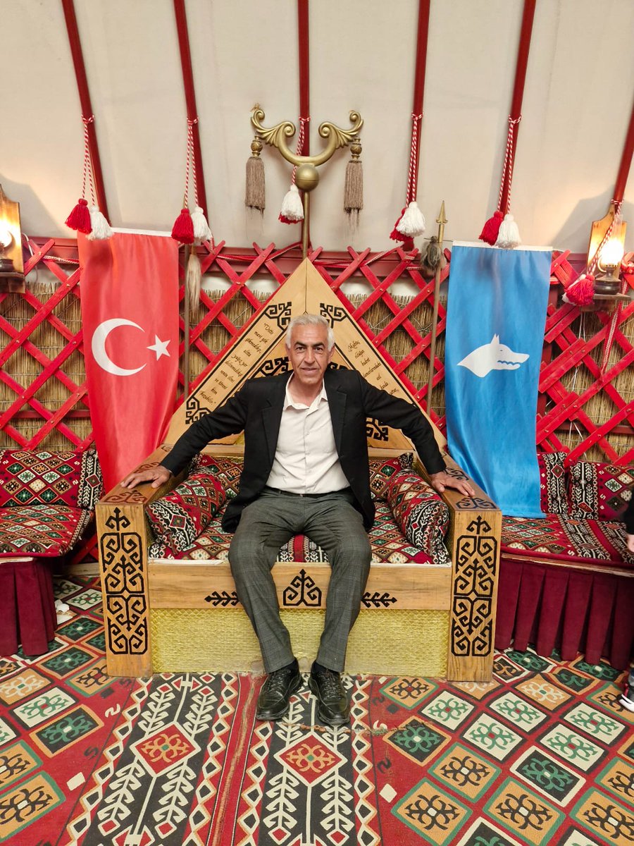 Ne Mutlu Türk'üm Diyene