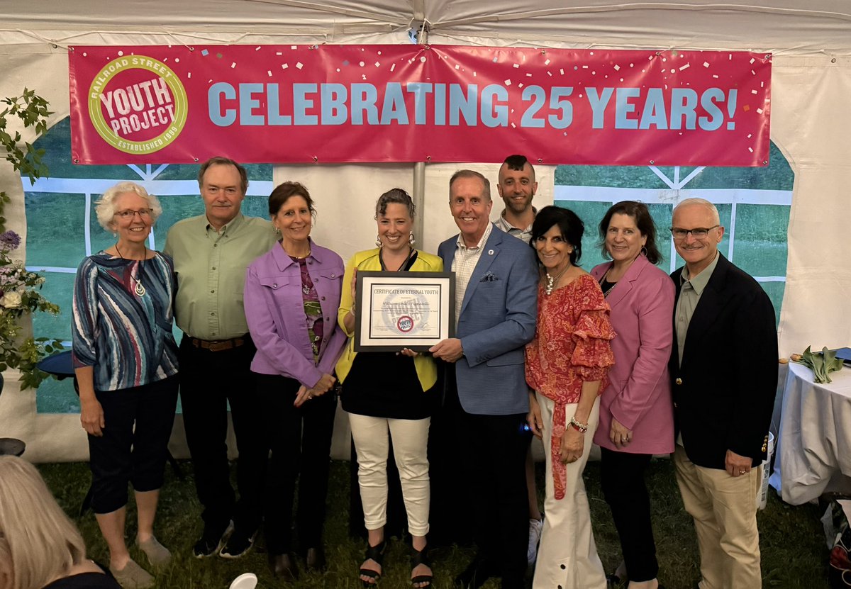 repsmitty34's tweet image. TY @RailroadStreet1 for the acknowledgment last night at your 25th anniversary. A highlight of my time @MAStateHouse was supporting this amazing organization. #YouthEmpowerment #intheberkshires. #BeBerkshire #family