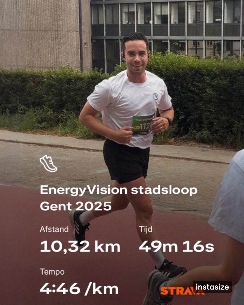 mcockhuyt's tweet photo. PR op de 10km tijdens de EnergyVision stadsloop Gent 2025π€En uiteraard de boodschap van @StopDarmkanker uitdragen ππ€ #stadsloop #gent #sundayrunday #stopdarmkanker https://t.co/6gQu4WaEjh