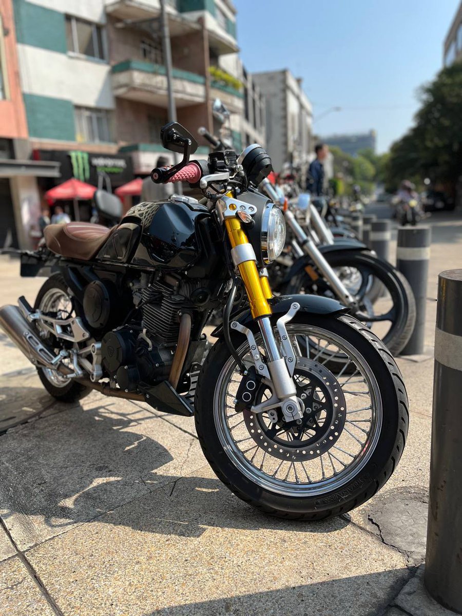 ItalikaOficial's tweet image. ¡@RicardoBSalinas, ya estamos listos en el Monumento a la Revolución para arrancar en esta edición del #DGR! 🏍️💨 

Nos encontramos a muchos pilotos como Alan, que vienen representando al mejor team. ¿A poco no se ve increíble sobre su #280Z? 👌🏼🔥 

Queremos ver también sus