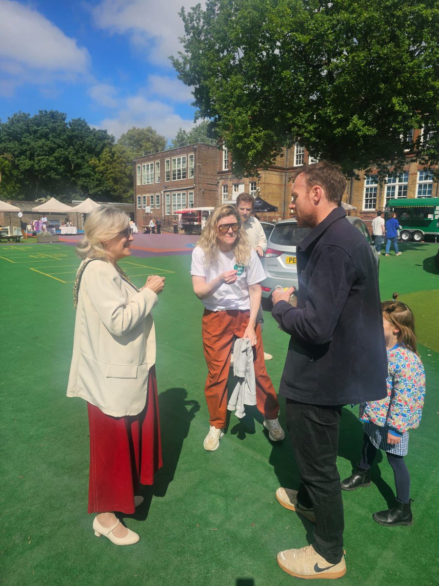 I popped into the West Green market at Harris primary school. Local people are filling a gap by providing this. There were a variety of goods and products on offer. It has been very well received and has already exceeded expectations.