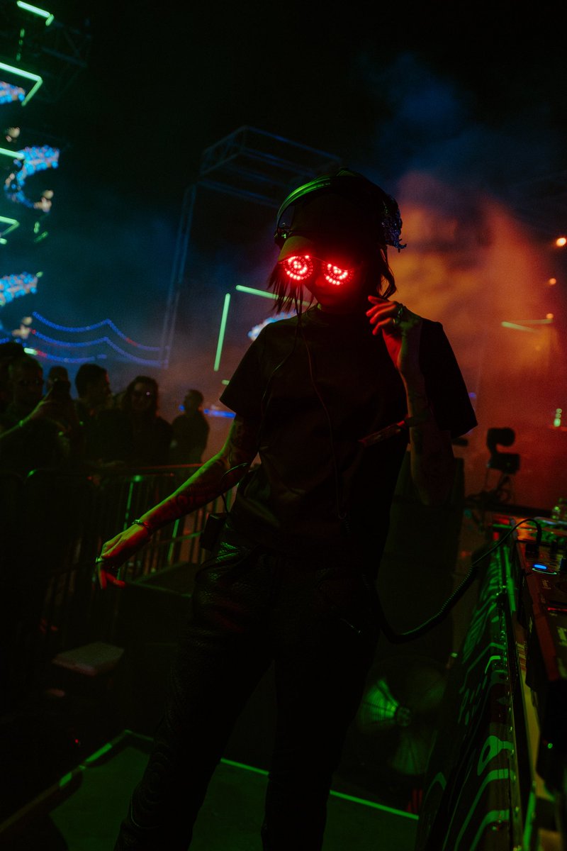 OfficialRezz's tweet photo. EDC LV 😭 this was genuinely one of the greatest nights of my life lastnight. I can’t describe how i felt. And I got to meet so many awesome people ❤️my heart is so full https://t.co/oWPddlqw4T