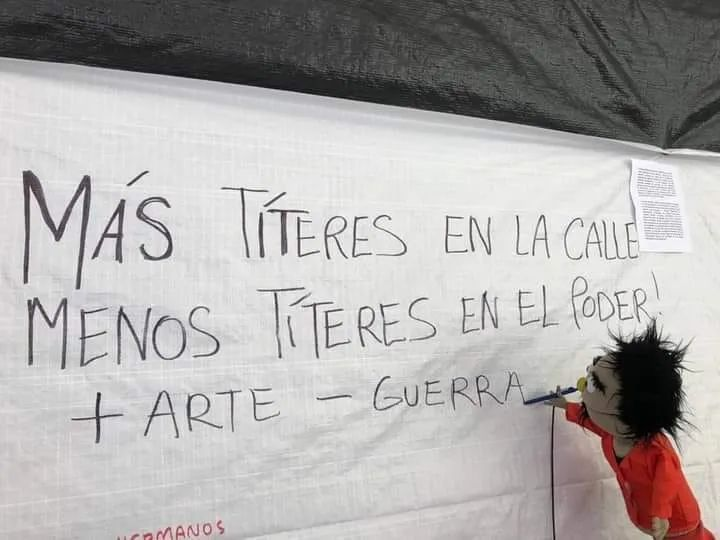 Y los generadores de contenido a las redes sociales. En el gobierno necesitamos personas que entiendan que son servidores públicos y que hay que trabajar para generar cambios, más allá de sus "likes" y encuestas amañadas. <a href="/gobiernodemexi1/">gobiernodemexico</a>