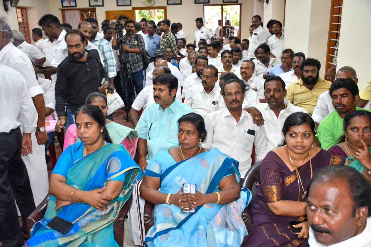 MaheshRDMK's tweet photo. நிகழ்வில் மாண்புமிகு பால்வளத்துறை அமைச்சர் திரு.#மனோதங்கராஜ் அவர்கள் மற்றும் கழக நிர்வாகிகள் கலந்து கொண்டனர்.
#DMK 
#MKStalin 
#UdhayanidhiStalin
#DMK_Kanyakumari_East 
#Dmkkanyakumari https://t.co/g5Q108M3J6
