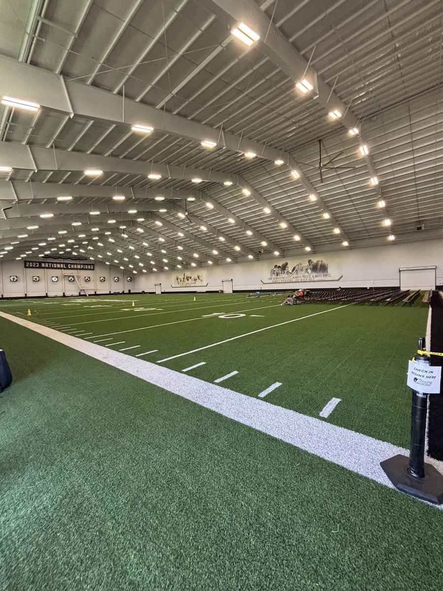 TennisonDean's tweet photo. I had an amazing experience at @Harding_FB this weekend!  The culture is something special.  Got reps at linebacker and edge. Thank you to @Coach_Blank @hucoachmote and @PaulSimmonsHU for the opportunity to come compete! 

@CoachGriffGHS @JakeCoulson3 @CoachLoucksGHS @CoachJWellsNCSA