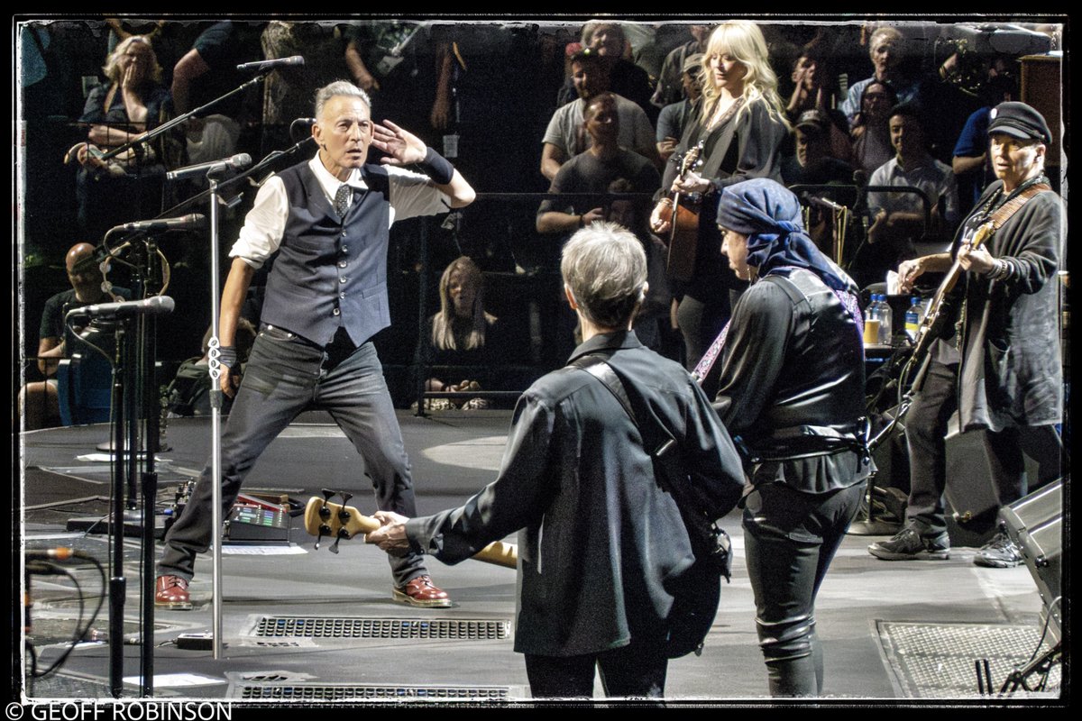 Geoff Robinson tweet media