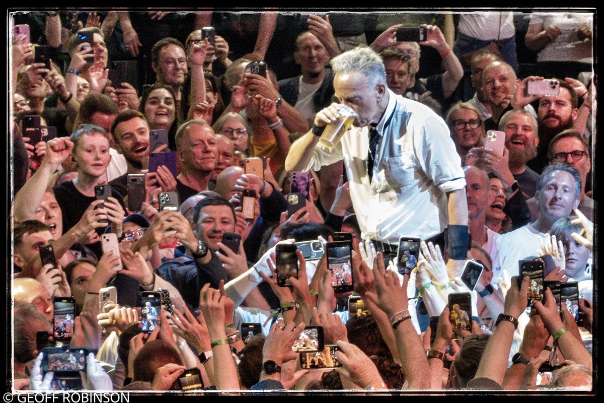 Geoff Robinson tweet media