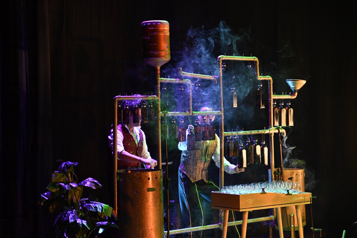 El millor de tot però, no és el que aprenen, és -sens dubte- veure com gaudeixen d’aquesta primera aproximació a la música clàssica! ☺️

(2/2)