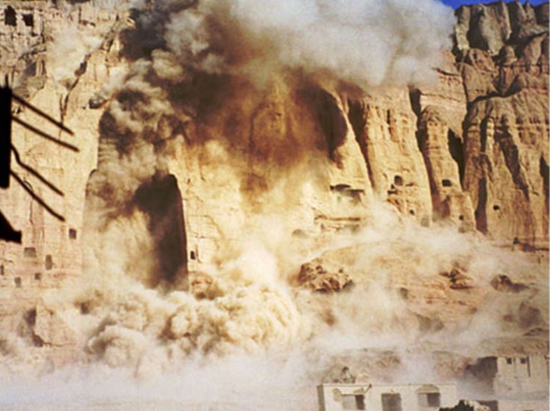 PashtoWikipedia's tweet photo. کله چې طالبانو په 2001 کې د بودا تاريخي مجسمه په بم والوزول. https://t.co/IBTlHYAuYN