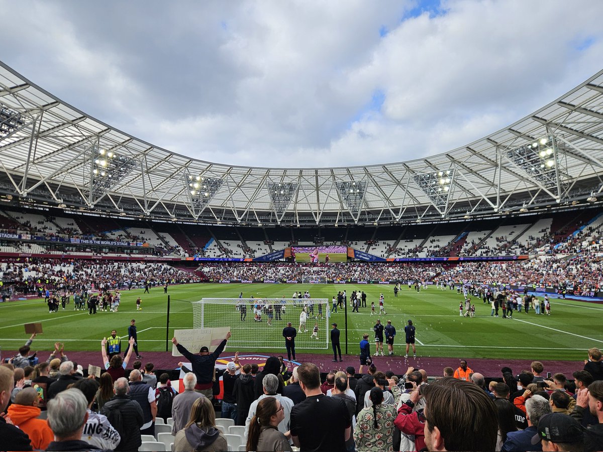 HatcherNick's tweet photo. Well, it certainly wasn't the season we imagined. Way too many points dropped from positive positions 😡 
Abysmal personal record at the bowl 😏 #Potter needs to start well next season, or I fear for him. #COYI #GSBOUT #ThankYouVlad #Cresser #SuperFab #OnceAHammer 🙏🏼⚒️🫧 https://t.co/33ntylrlkJ