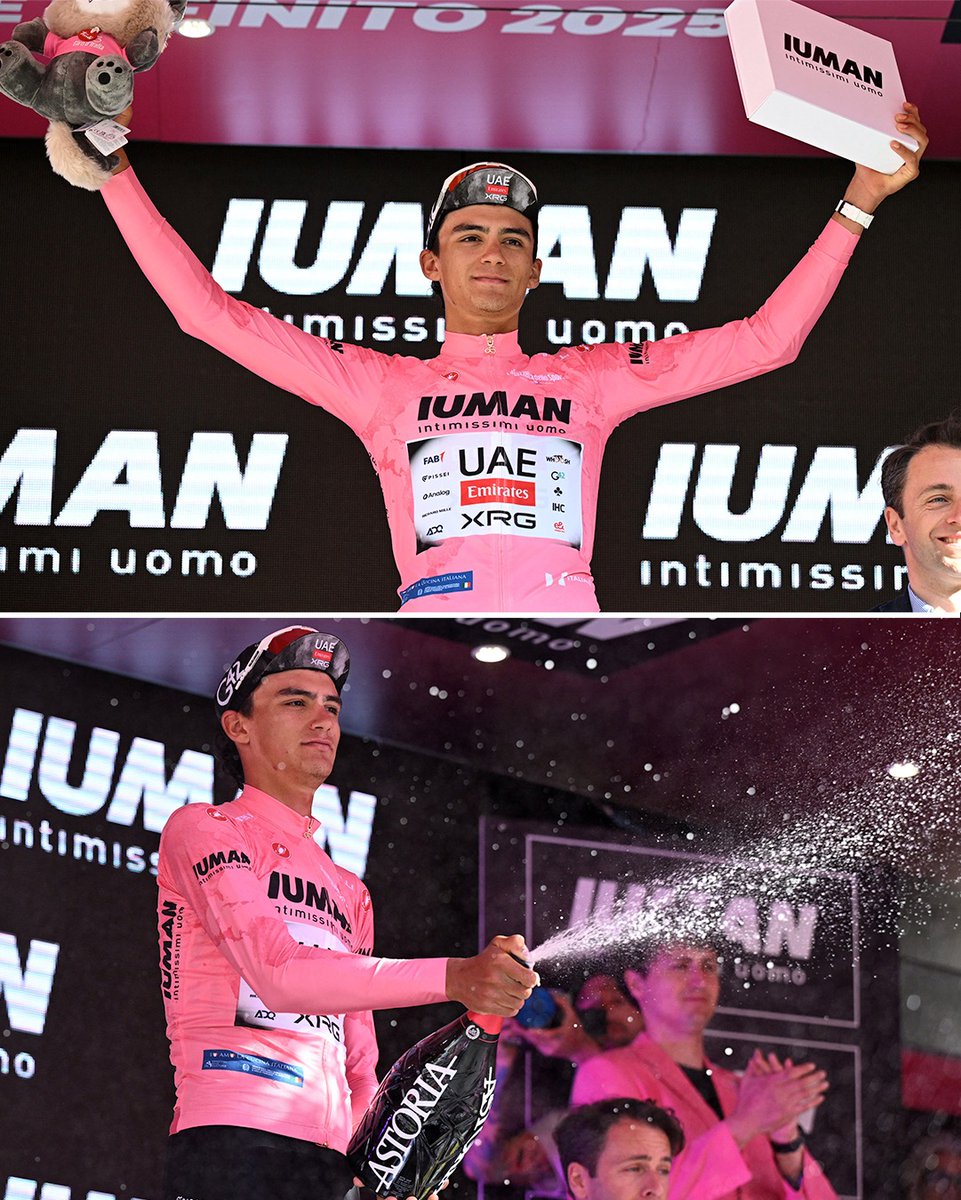 ¡UN MOMENTO INOLVIDABLE!🥹🇲🇽

Isaac del Toro ya ha recibido la Maglia Rosa que lo acredita como LÍDERd del <a href="/giroditalia/">Giro d'Italia</a>. Así celebró en el podio de esta novena etapa, donde terminó segundo tras una actuación fantástica.🚴‍♂️