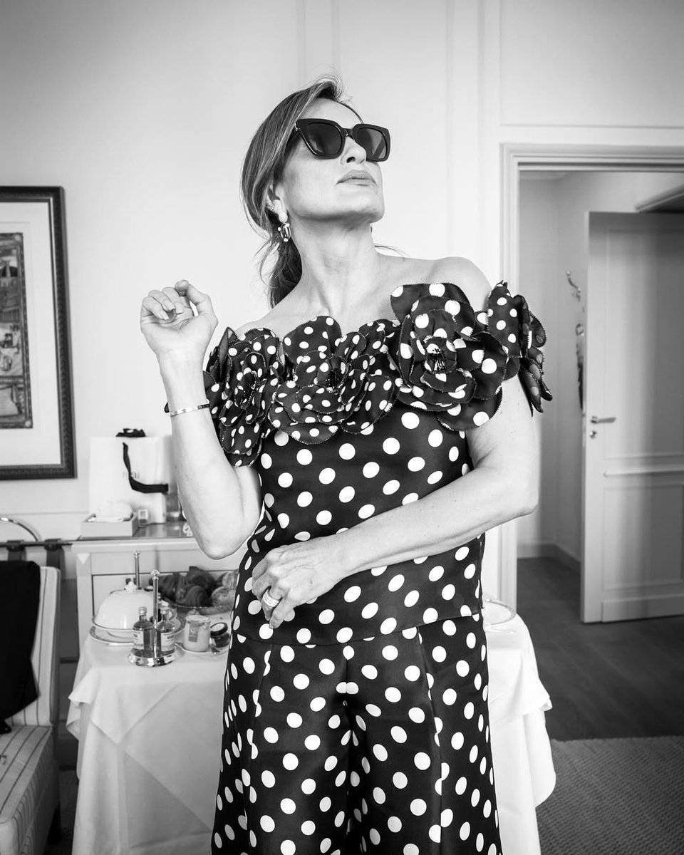 oliviasmariska's tweet image. "Thank you to Chris McMillan and Georgi Sandev for taking such exquisite care of me on this most special night. Your artistry helped ready me to meet this extraordinary and tender moment. I’m forever grateful. Xo m #DreamTeam #Polkadots #MyMomJayne"

📸 Mariska's ig