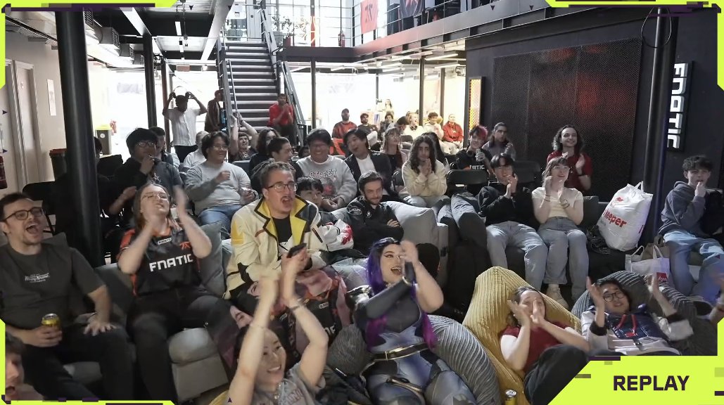FNATIC's tweet photo. HQ watch party enjoying the 7-0 so far 💅 https://t.co/V87Itq2emv