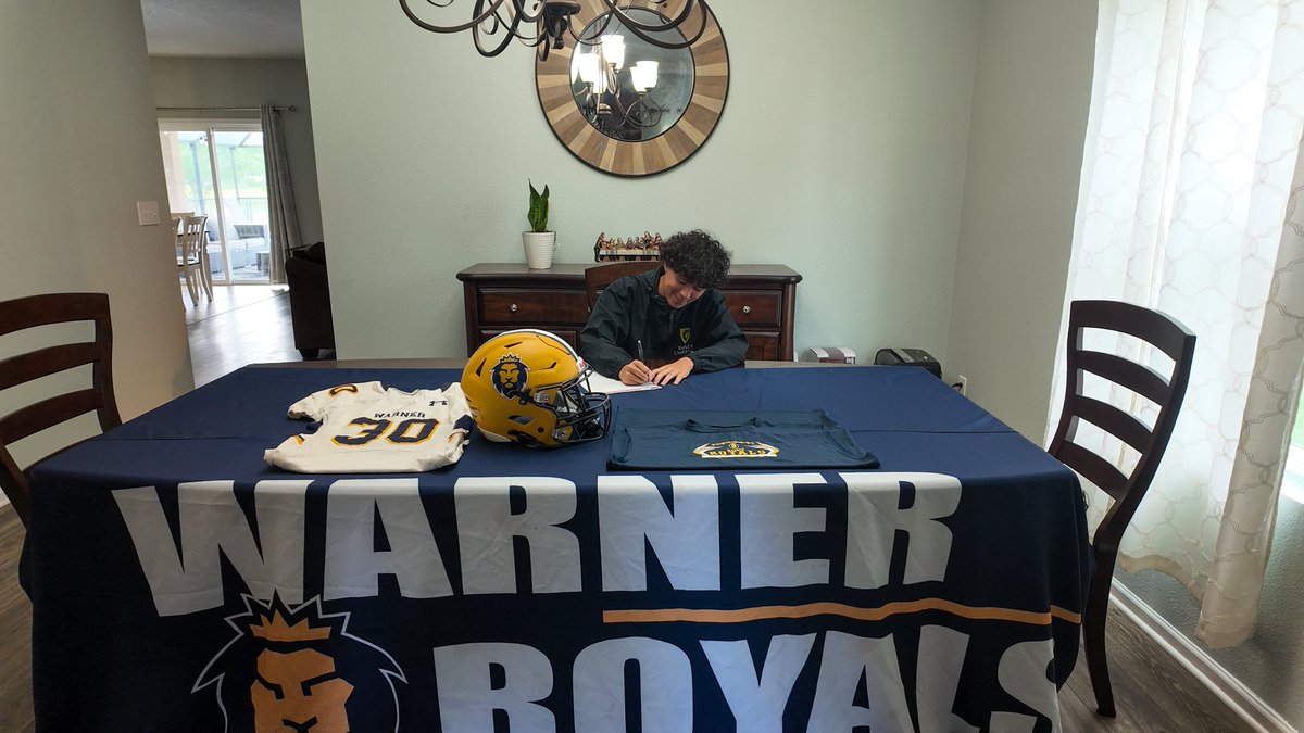 RenfrowJustin's tweet photo. Congratulations @MedinaAdarius 

 #WarnerRoyals #SigningDay #NextLevel #ProudMoment #FutureStar #AthleteSpotlight #RoadToGreatness 
@CoachJoeNieves https://t.co/OGpbrngMpX