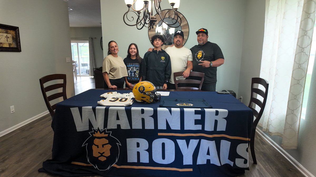 RenfrowJustin's tweet photo. Congratulations @MedinaAdarius 

 #WarnerRoyals #SigningDay #NextLevel #ProudMoment #FutureStar #AthleteSpotlight #RoadToGreatness 
@CoachJoeNieves https://t.co/OGpbrngMpX