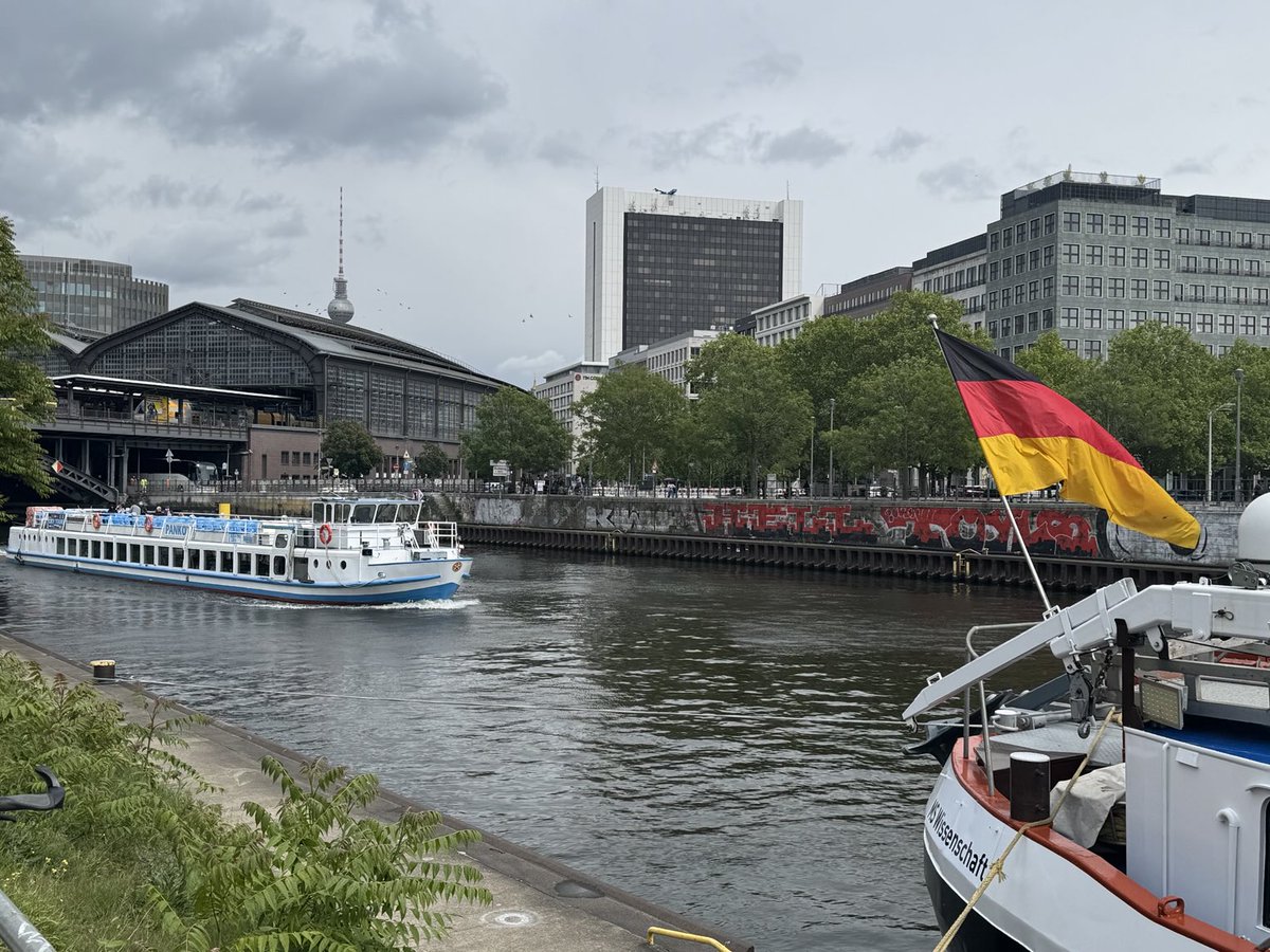 peterseeberger's tweet photo. MS Wissenschaft anchored on Spree river in the middle of Berlin ! Brilliant exhibit about energy production in the future with ⁦@maxplanckpress⁩ contribution on Fischer-Tropsch synthesis. Lots of visitors on a Sunday afternoon https://t.co/U4dhzEjZvH