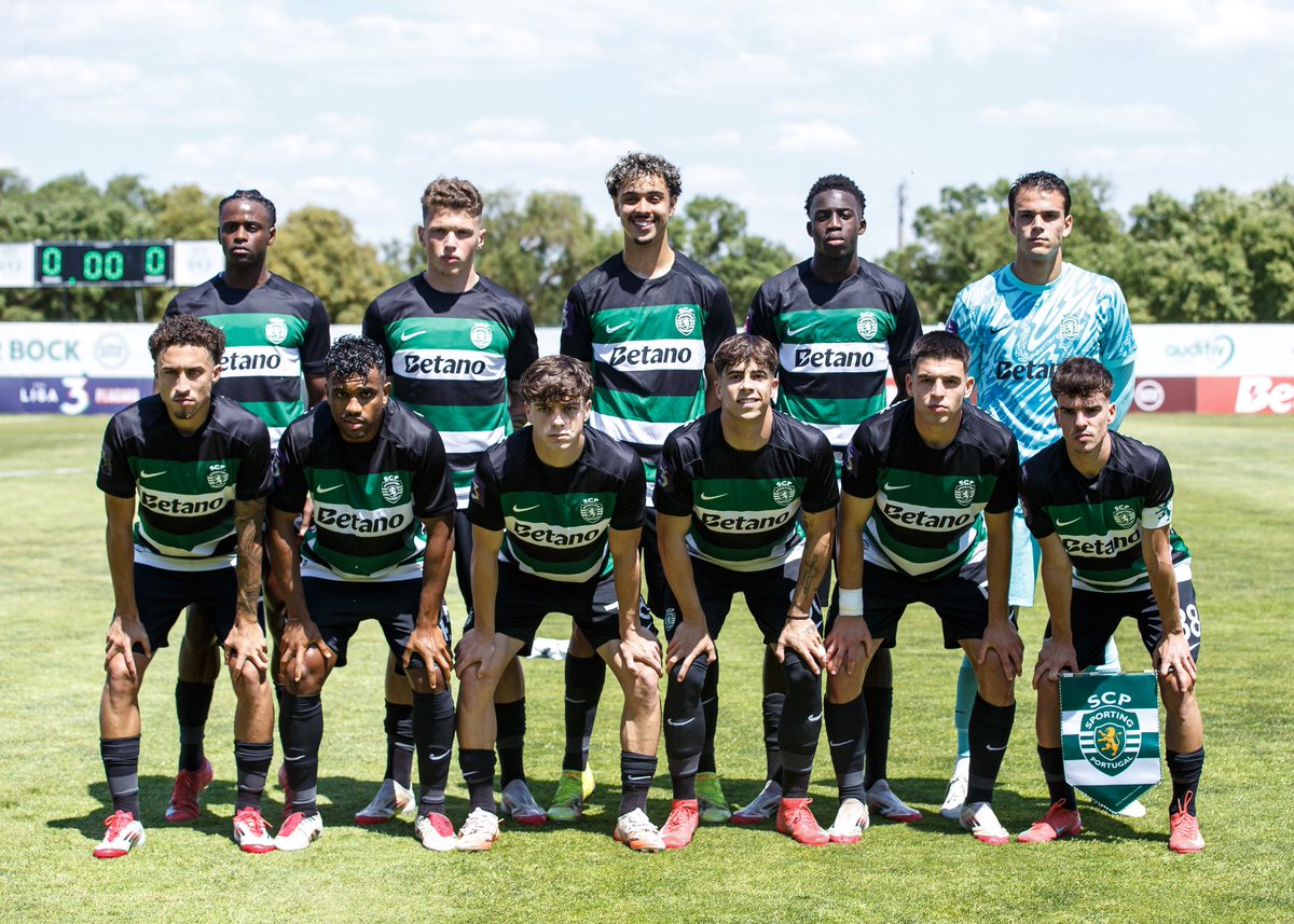 CallaiDiego's tweet photo. O Sporting B está na Segunda Liga 🔝💚 Uma temporada incrível. Orgulhoso de fazer parte deste grupo que trabalhou com humildade, esforço e ambição durante toda a temporada. https://t.co/QLnHJSOFLv