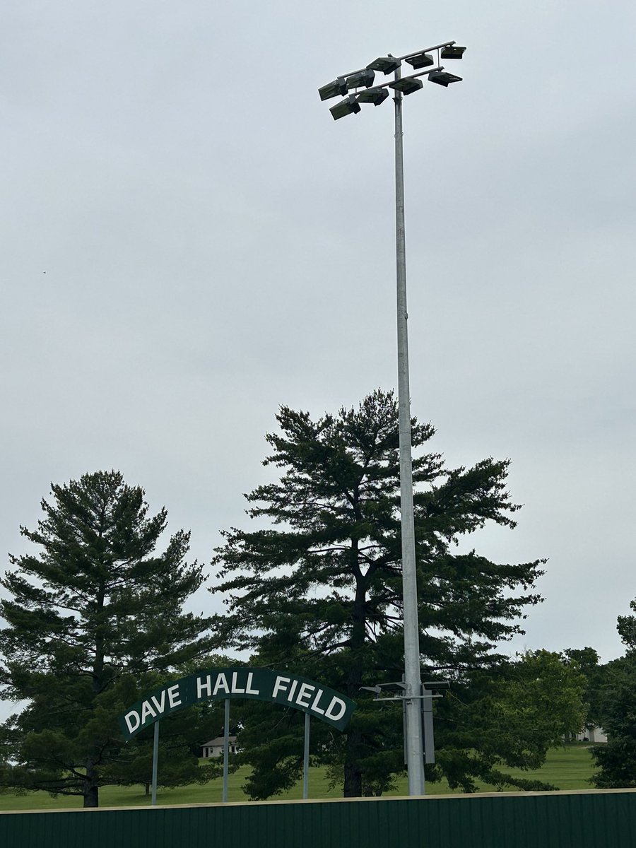 CHARGERS1451's tweet image. New LED lights going up at “The Hall” 👀
Previous lights saw over 40 years of baseball!