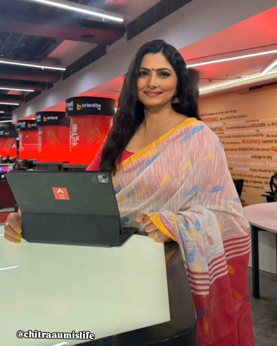 Chitraaumislife's tweet photo. (2/2) Uff! Hayeee ❤😊💕✨ #StylishDiva
@chitraaum @ABPNews
#Saree #Chitra #ChitraTripathi #QueenOfHearts #ABP #ABPNews #ChitraTripathiOnABP https://t.co/FHekTT3xFU