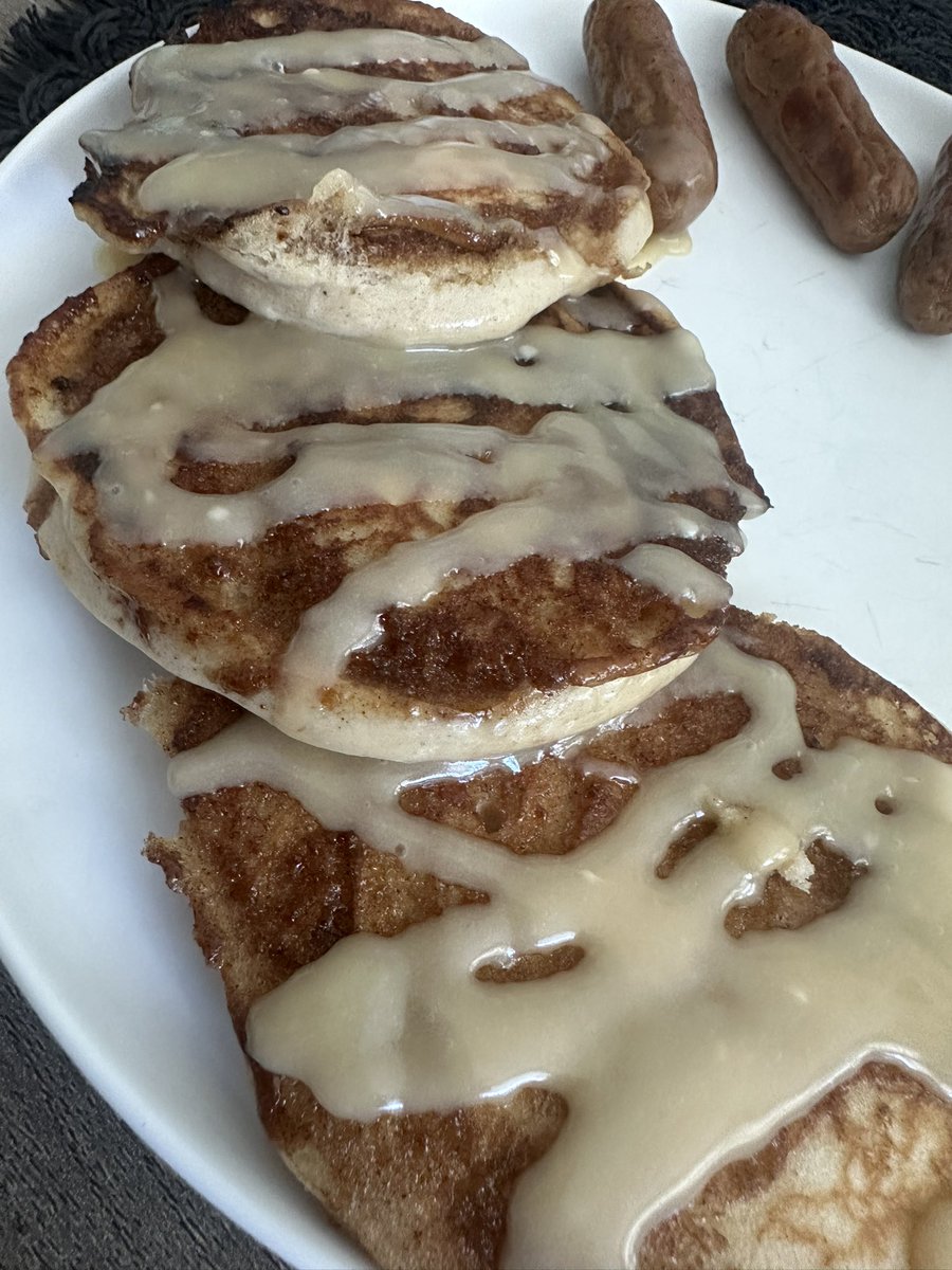 Optimal_Paradox's tweet image. Gluten free cinnamon roll pancakes by the wife 🤯 #offthestrength
