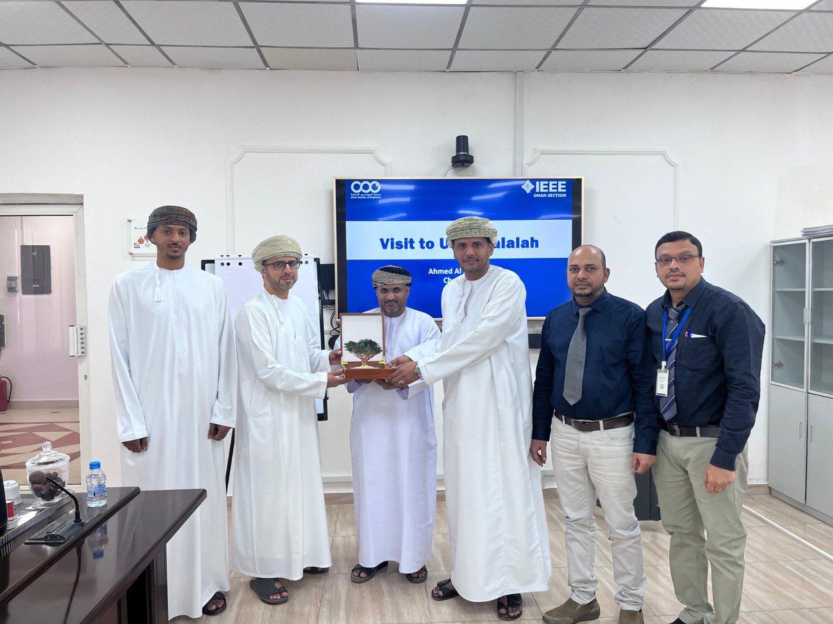 IEEE Oman (@ieeeoman) on Twitter photo زار اليوم رئيس رابطة مهندسي الكهرباء والالكترونيات الدكتور أحمد المعشري جامعة التقنية والعلوم التطبيقية بصلالة <a href="/utas_sll/">جامعة التقنية والعلوم التطبيقية - صلالة</a> . تأتي الزيارة في اطار تواصل الرابطة مع الفروع الطلابية ودعمها وكذلك التعاون في تنظيم المؤتمرات. زار اليوم رئيس رابطة مهندسي الكهرباء والالكترونيات الدكتور أحمد المعشري جامعة التقنية والعلوم التطبيقية بصلالة <a href="/utas_sll/">جامعة التقنية والعلوم التطبيقية - صلالة</a> . تأتي الزيارة في اطار تواصل الرابطة مع الفروع الطلابية ودعمها وكذلك التعاون في تنظيم المؤتمرات.