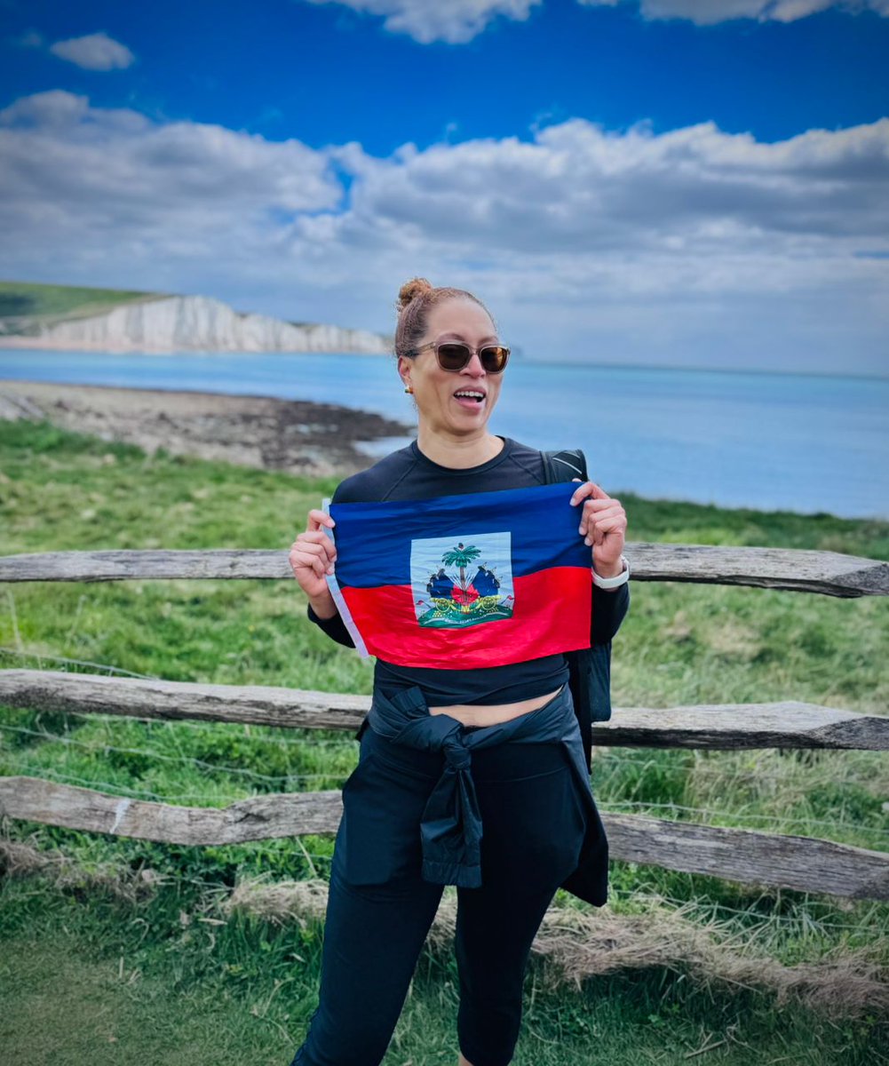 En ce 222ème anniversaire de la création du drapeau haïtien, le Royaume-Uni souhaite une joyeuse fête du Drapeau à tous les Haïtiens.
