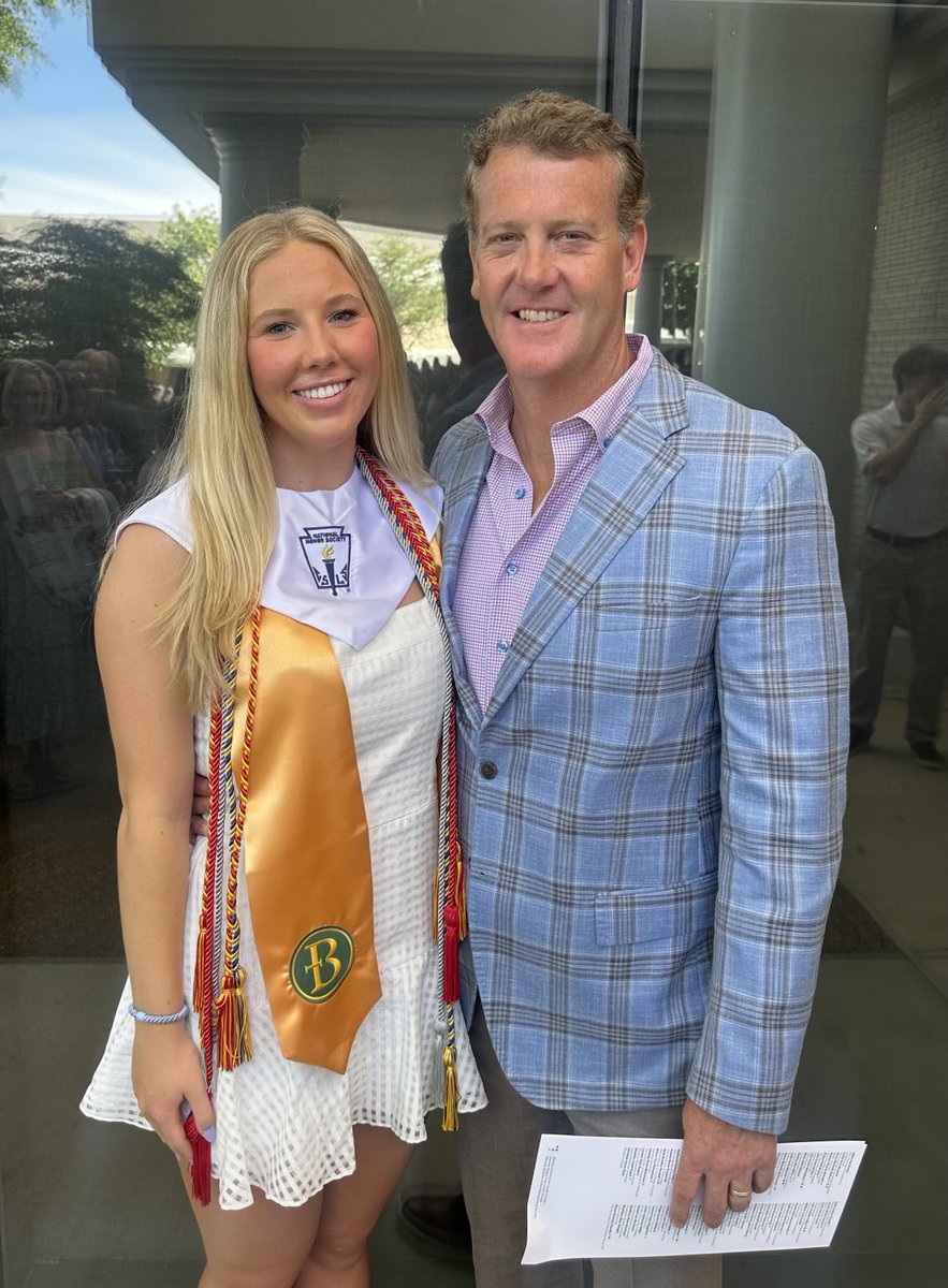 walkerj29's tweet image. Love you and proud of you Lilly! On to the next chapter at Ole Miss! 🔴🔵 ✅ #Briarcrest #HottyToddy 🙏