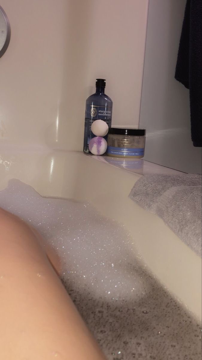 AlexTheDom25's tweet photo. Taking a relaxing bath because you pigs are making me mad, these real piggy’s need to stop hiding. https://t.co/wAYtu5fE0w