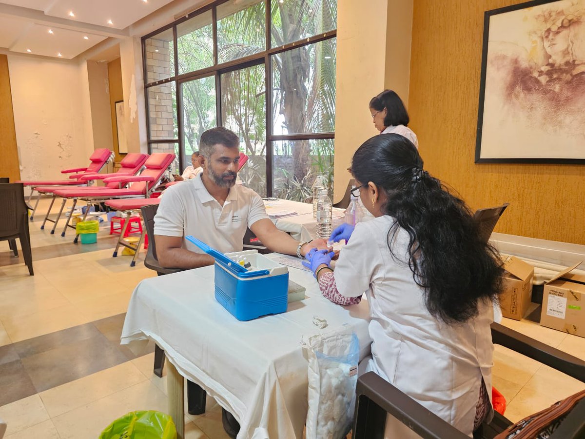 Citizens came together for a noble cause at Nyati Ethos, Mohammadwadi, during a blood donation camp organised by <a href="/pulse_pune/">Pune Pulse</a> and <a href="/MURWDFoundation/">Mohammadwadi-Undri Residents Wel. Dev. Foundation</a> on Sunday. 

Every drop counts!

#BloodDonationCamp