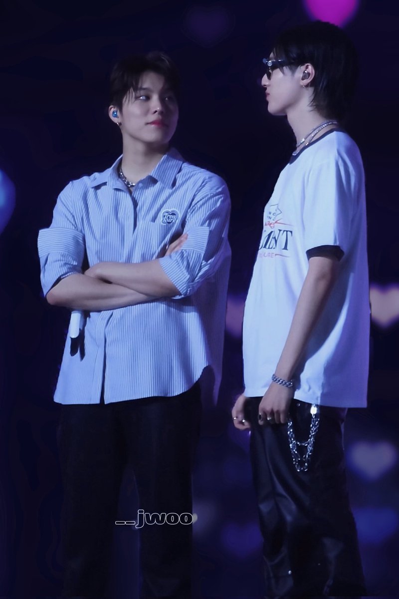 JEONGWO0XHARUT0's tweet photo. — eyes on you 🐺🦋

#박정우 #하루토 https://t.co/BjedTyT3VZ