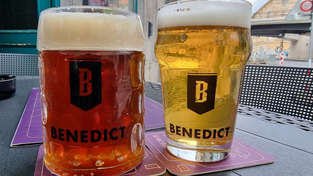 redneck_petr's tweet photo. Užijte si ten nedělní večer.🍻🎸🌟
#karlin https://t.co/FBrmRKjG8k