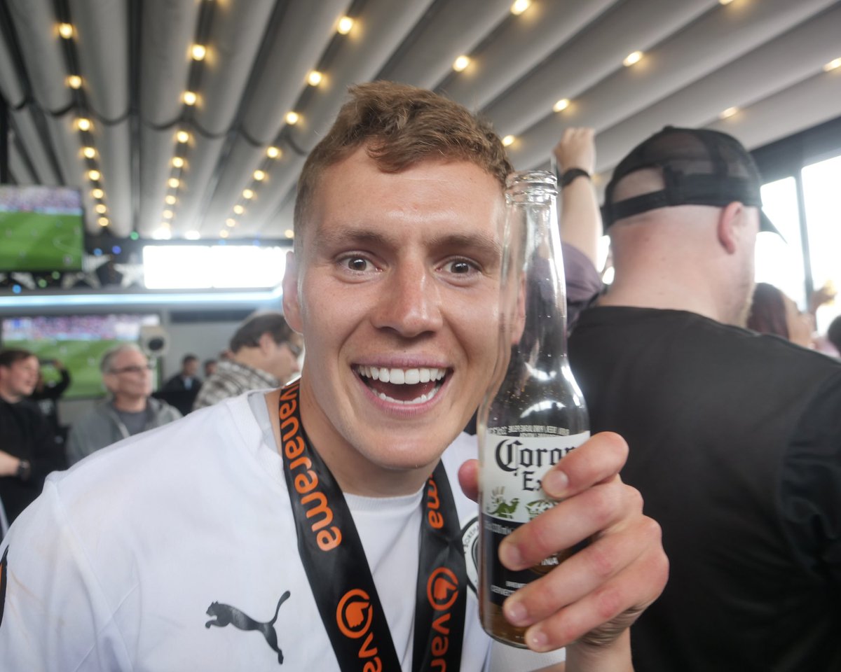 BOREHAM_WOODFC's tweet photo. Clayden certainly enjoyed that one 😅

#WeAreTheWood https://t.co/bOZSeEgdtV