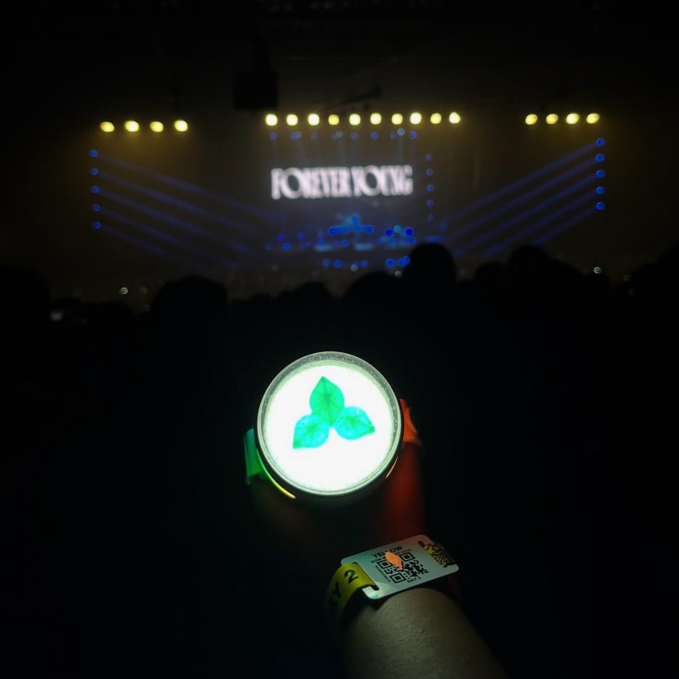 naraseyo0's tweet photo. 우리 함께했던 시간들이 너무나 아름답고 소중해. 기적같은 순간으로  남을거야.
늘 고맙고 사랑해.
우리 오래 함께하자🤍🍀 @day6official https://t.co/hPrm9xspKU