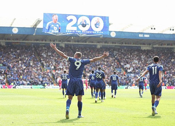 kelsen_sachin's tweet photo. It’s actually over. He’s gone. He gave us The Great Escape, The fairytale Premier League title, A UCL Quarter Final Run, A FA Cup and 200 spectacular goals. He gave us the greatest moments in club history. Thank you will never be enough Vardy. Thanks for the memories 💙#LCFC #JV9 https://t.co/W7kyZVkKP6