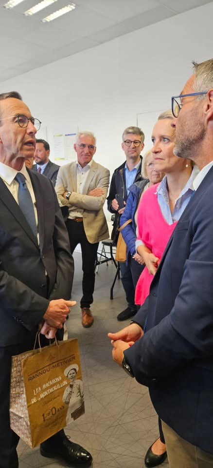 Comme délégué de circonscription <a href="/lesRepublicains/">les Républicains</a>, je tiens à féliciter notre nouveau président <a href="/BrunoRetailleau/">Bruno Retailleau</a> Il nous appartient aujourd’hui d’une part de réunir l’ensemble des talents de notre famille politique et de rassembler les Français. <a href="/VitaliPierre/">Pierre Vitali</a>