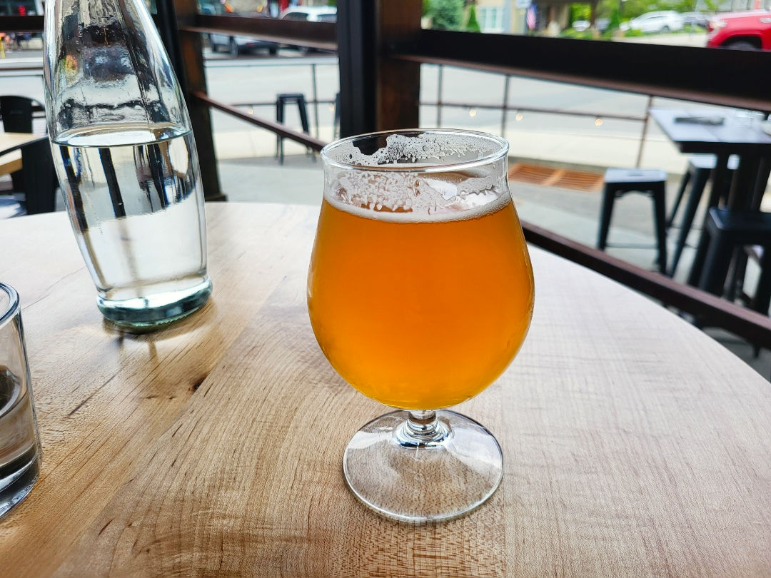 scottvillers's tweet photo. #drinkcheck #mebeer @mainebeerco "Lunch" IPA https://t.co/kS0xhdS8NO