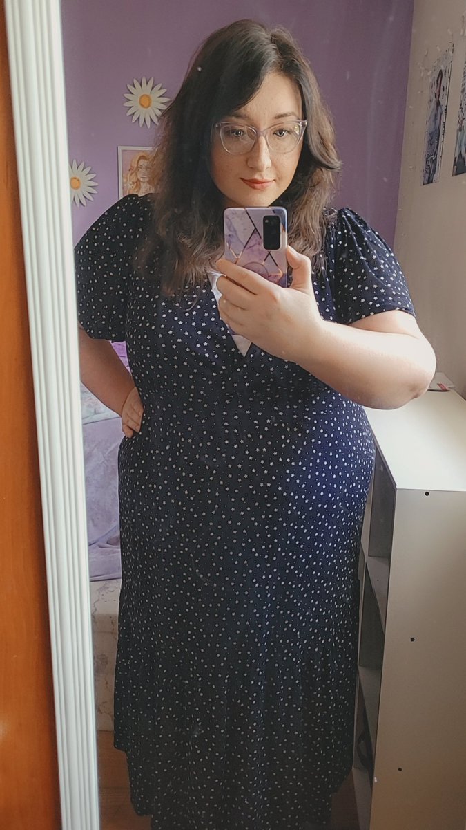 Simmy3Tara's tweet photo. Sunday's fit 👗 https://t.co/Cqr83YjJFe