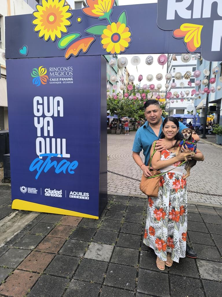 mariuxtp's tweet photo. @alcaldiagye @aquilesalvarez excelente plan para la familia, hasta mi Rocky quiso salir en la foto #GuayaquilCamina #RutaCentro #GyeEstaActivo #CiudadDeTodos #ConstruyendoLaCiudadDeTodos https://t.co/KBjAhVVMWl