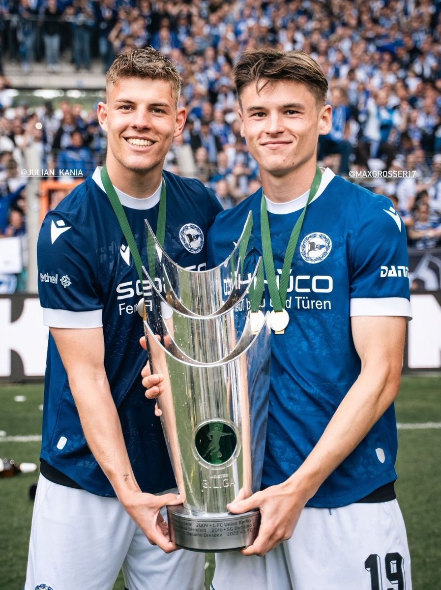 BVBahadir1907's tweet photo. unpopular opinion aber die 3. liga trophäe sieht um einiges geiler aus als die schalen der 1. und 2. bundesliga https://t.co/eCla0falHW