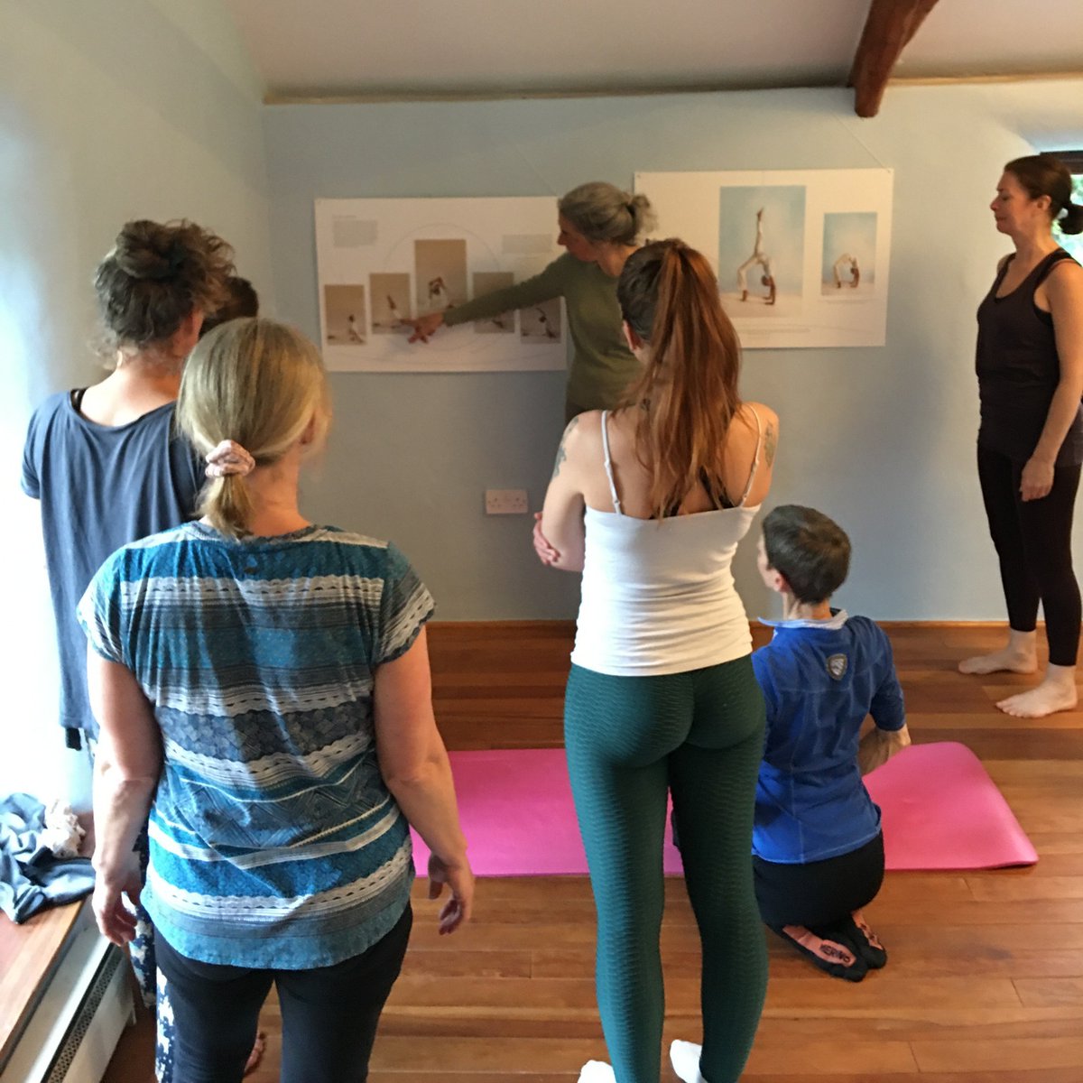 YogaInSomerset's tweet image. Post series – The head to knee pose and the value of work - Post 4

In yoga we can work hard in a physical sense, but the mental work is just as important. The two must go hand in hand. What does our mental work entail? 

#headtokneepose #valueofwork #mentalpreparation