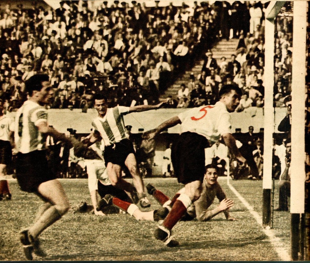 🏟️ Estadios de la Liga Profesional (Récord Histórico espectadores) 

#Racing  -  El Cilindro  -  115.000
#River  -  Monumental  -  112.000
#Boca  -  Bombonera  -  83.000
#Huracán  -  Palacio Ducó  -  70.000
#Independiente  -  Libertadores  -  52.000
#SanLorenzo  -  NG  -  48.000