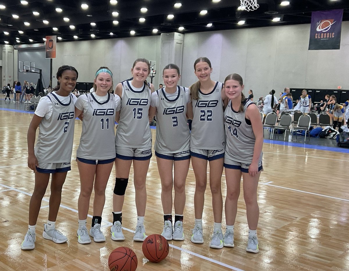 These girls went 4-0 this weekend at the Classic in Louisville, KY.