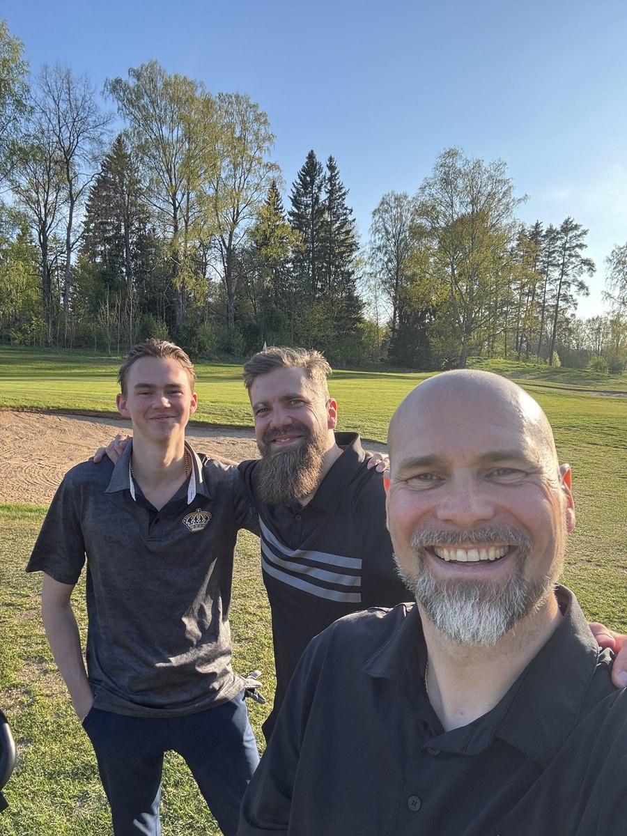 Juss1kk's tweet photo. Golf season opened!
@Lusius_35 
@jannekarikoski1 
#aulankogolf 
#eversti 
#golf 
#paljontuliplussaa https://t.co/0c0Uy830mf