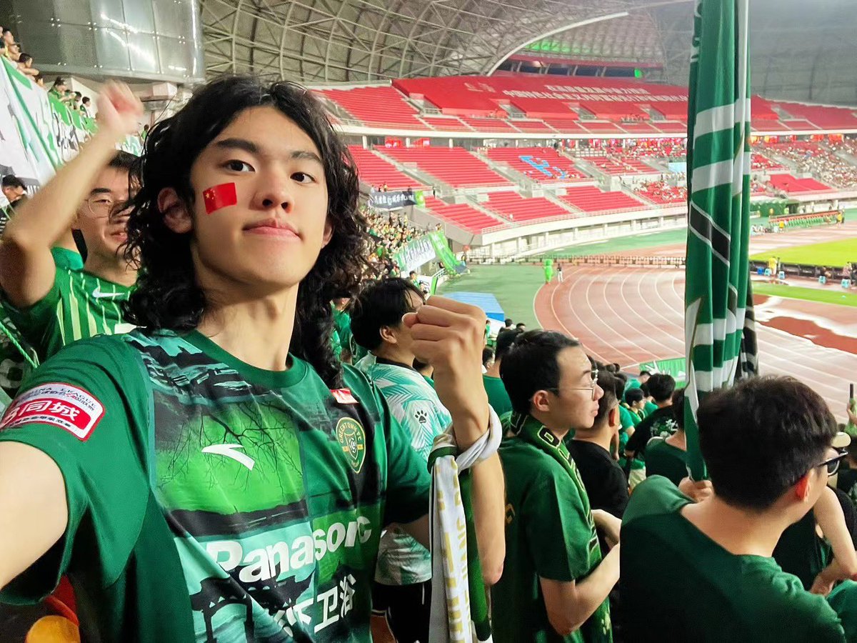 HolmesdaleChina's tweet image. “Go back to your country and support your LOCAL.” 🤬
“Don’t worry, there’s no clash for what I’m doing right now.” 😉
#CSL #ChineseSuperLeague