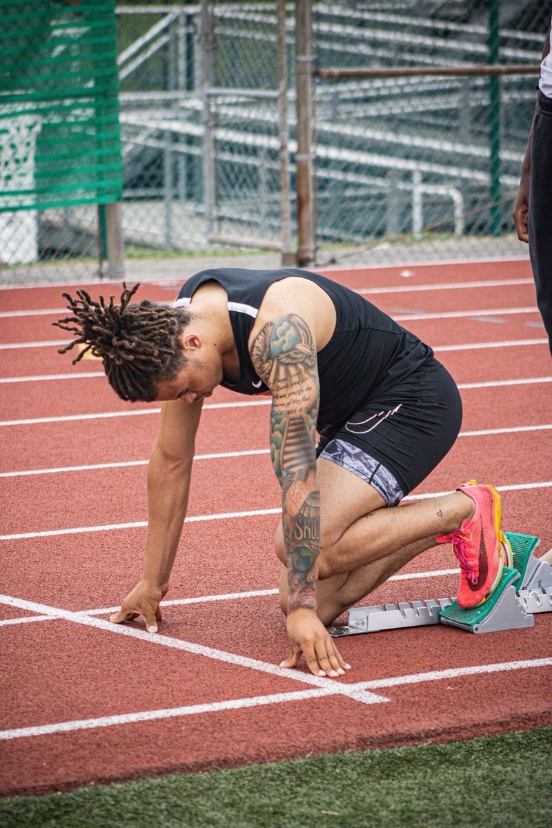Sir11134's tweet photo. Place top 5 in gmc for 300mh again for the 3rd year in a row also  placed 7th for 110mh and 4x2. https://t.co/73EHoRi4yr