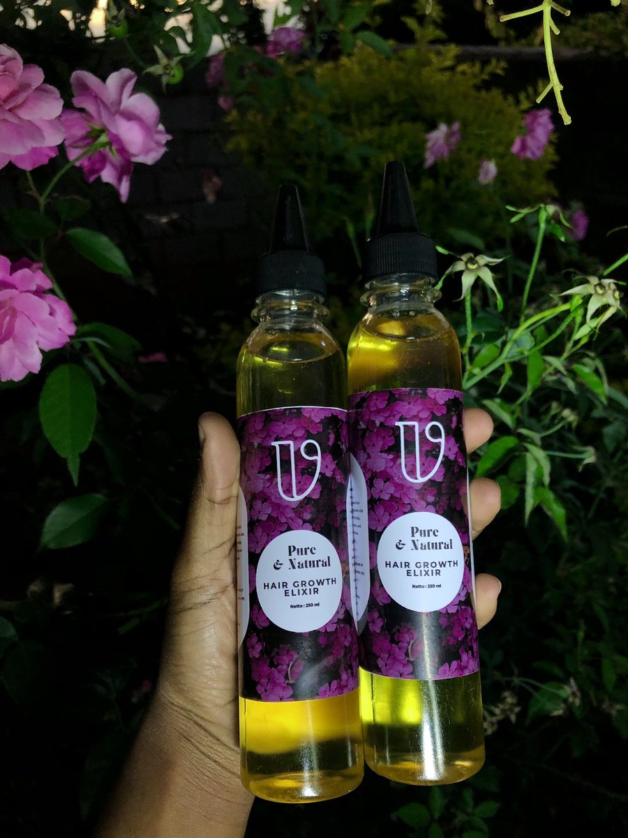 velora_mw's tweet photo. Enriched with castor, avocado, macadamia, and grapeseed oils this elixir nourishes the scalp, seals in moisture and protects hair strands from breakage.
With stimulating peppermint, rosemary, and lavender essential oils, it revitalizes hair follicles and promotes circulation. https://t.co/9Lgp7kTJWO