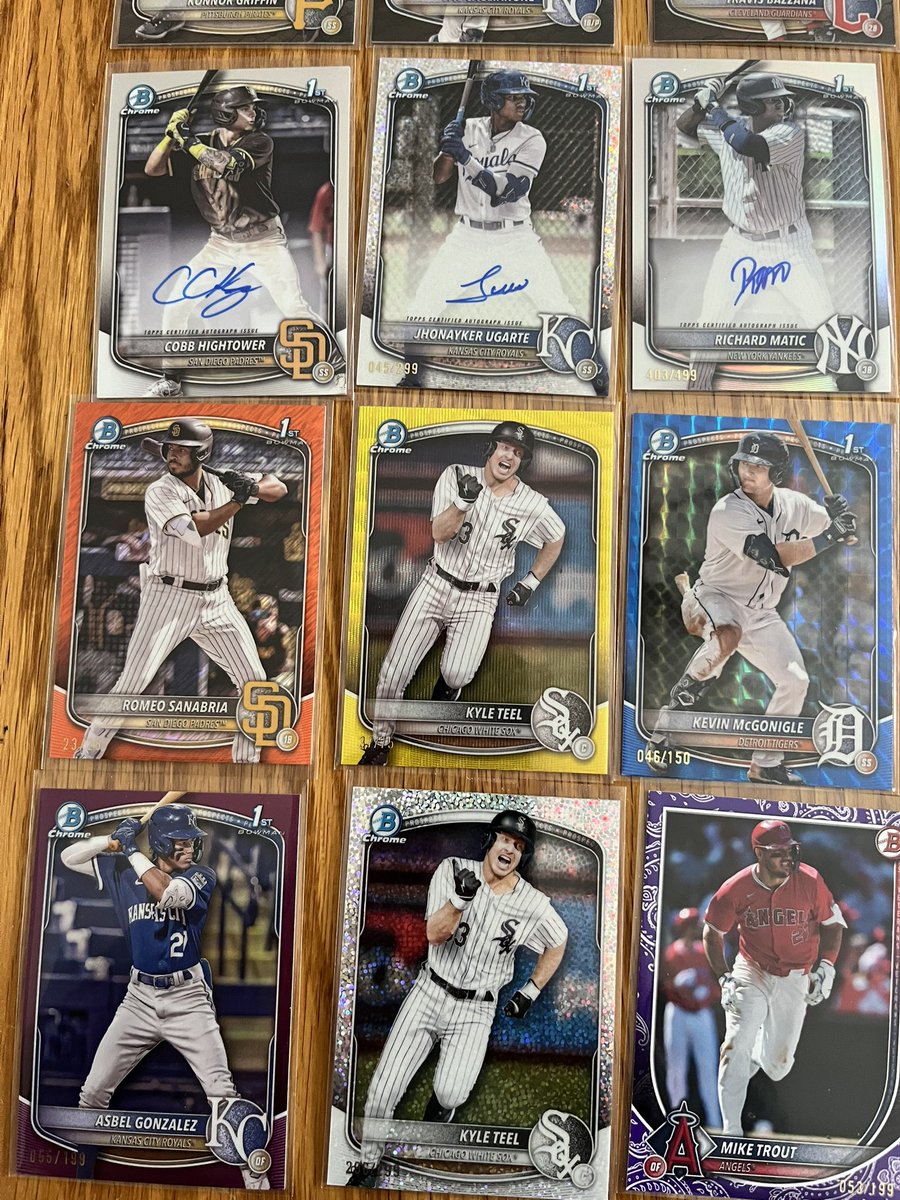 AB331733's tweet photo. Pretty solid 3 Hobby Boxes of 2025 Bowman. Love the snakeskins!! https://t.co/3NJrfdmYzc