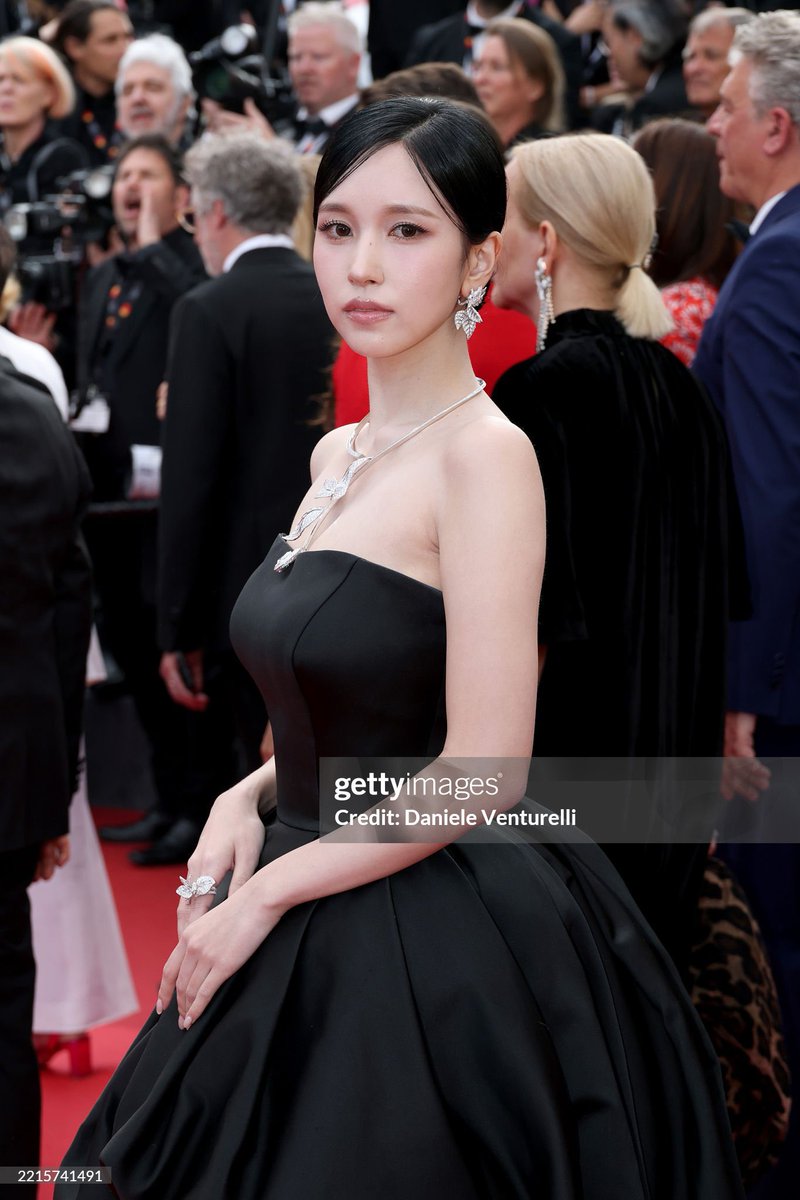 minaris_inbie's tweet photo. Minaya!!!
#MINA #미나 #ミナ ❤️ #TWICE #JYP_TREAT_MINA_FAIRLY #RESPECTMINA #BOUCHERONxMINA #MinaAtCannes https://t.co/gZSYXLseZi